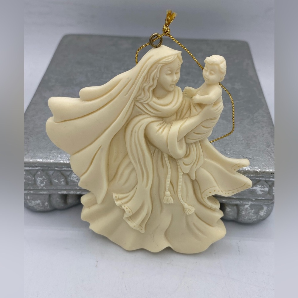 Vintage Avon Holiday Christmas Ornament- Seasons Joy Mother And Child 1997